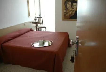 Hotell Gradara 3*